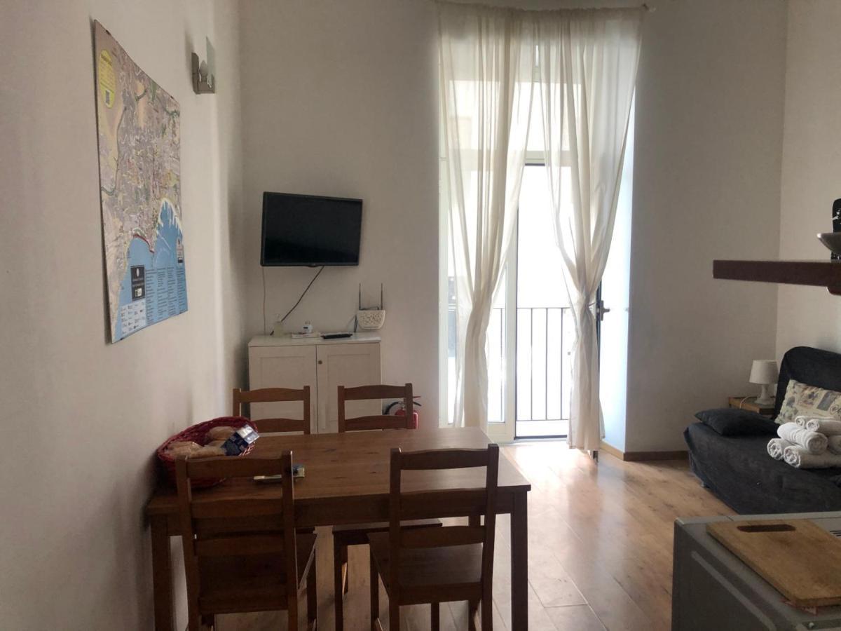 Ale & Tizy House Bed and Breakfast Napoli Eksteriør billede
