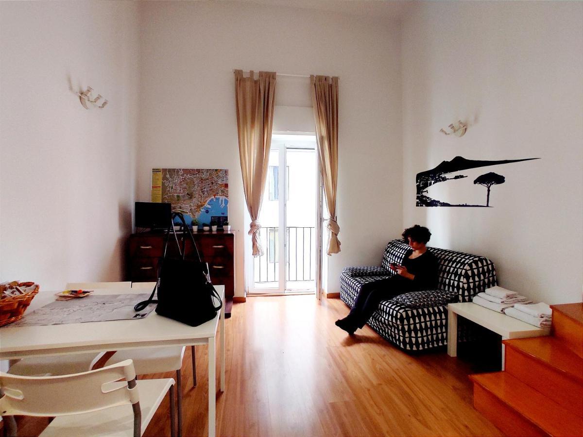 Ale & Tizy House Bed and Breakfast Napoli Eksteriør billede