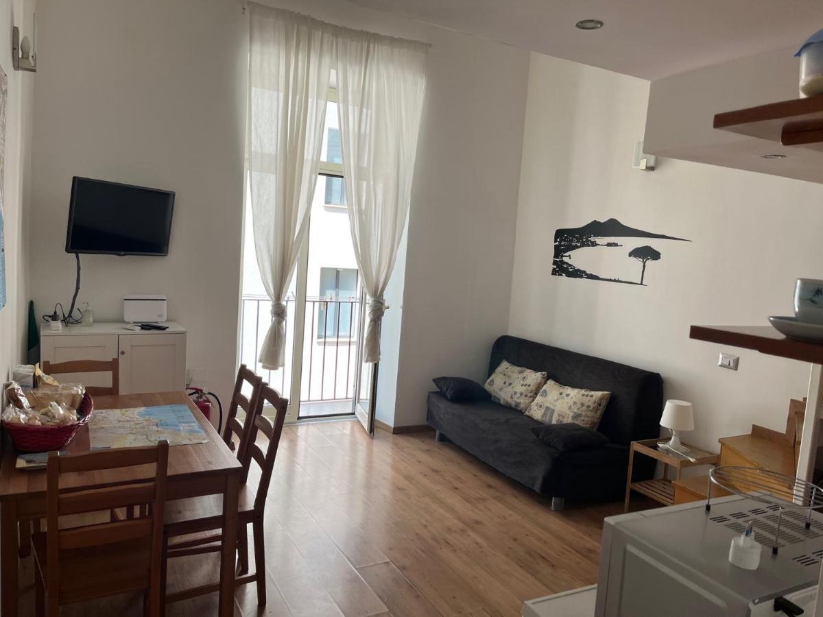 Ale & Tizy House Bed and Breakfast Napoli Eksteriør billede