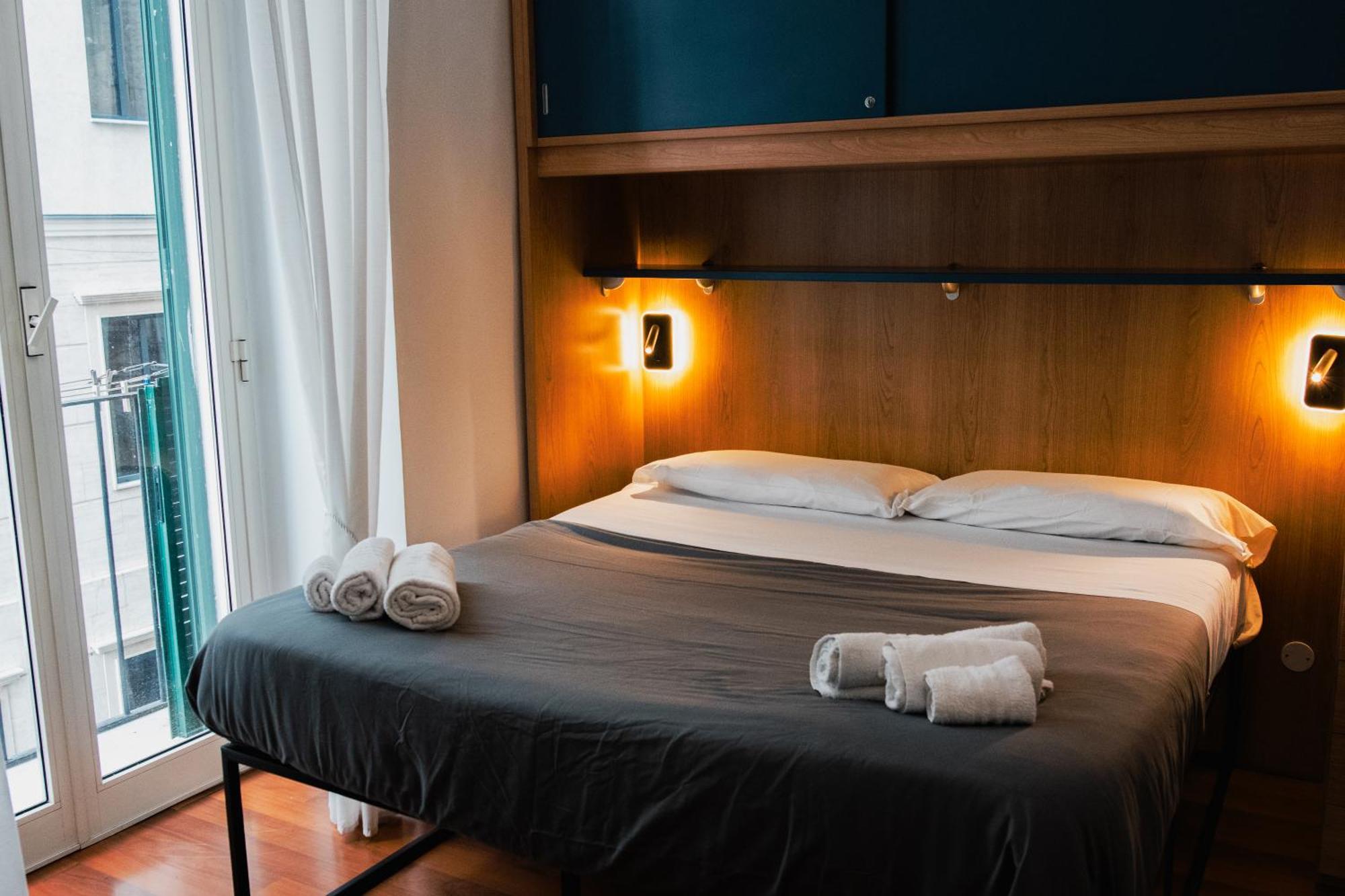 Ale & Tizy House Bed and Breakfast Napoli Eksteriør billede