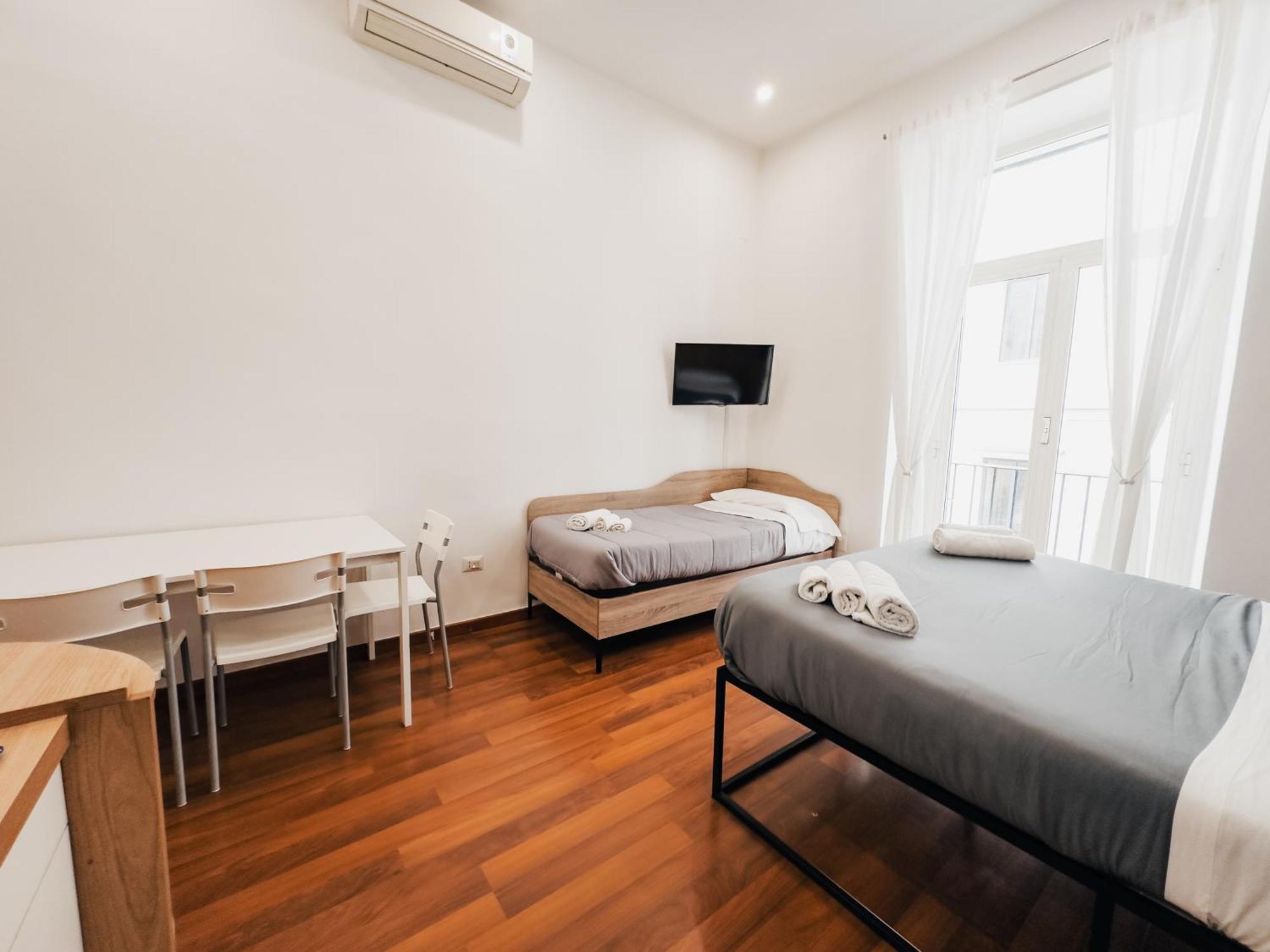 Ale & Tizy House Bed and Breakfast Napoli Eksteriør billede