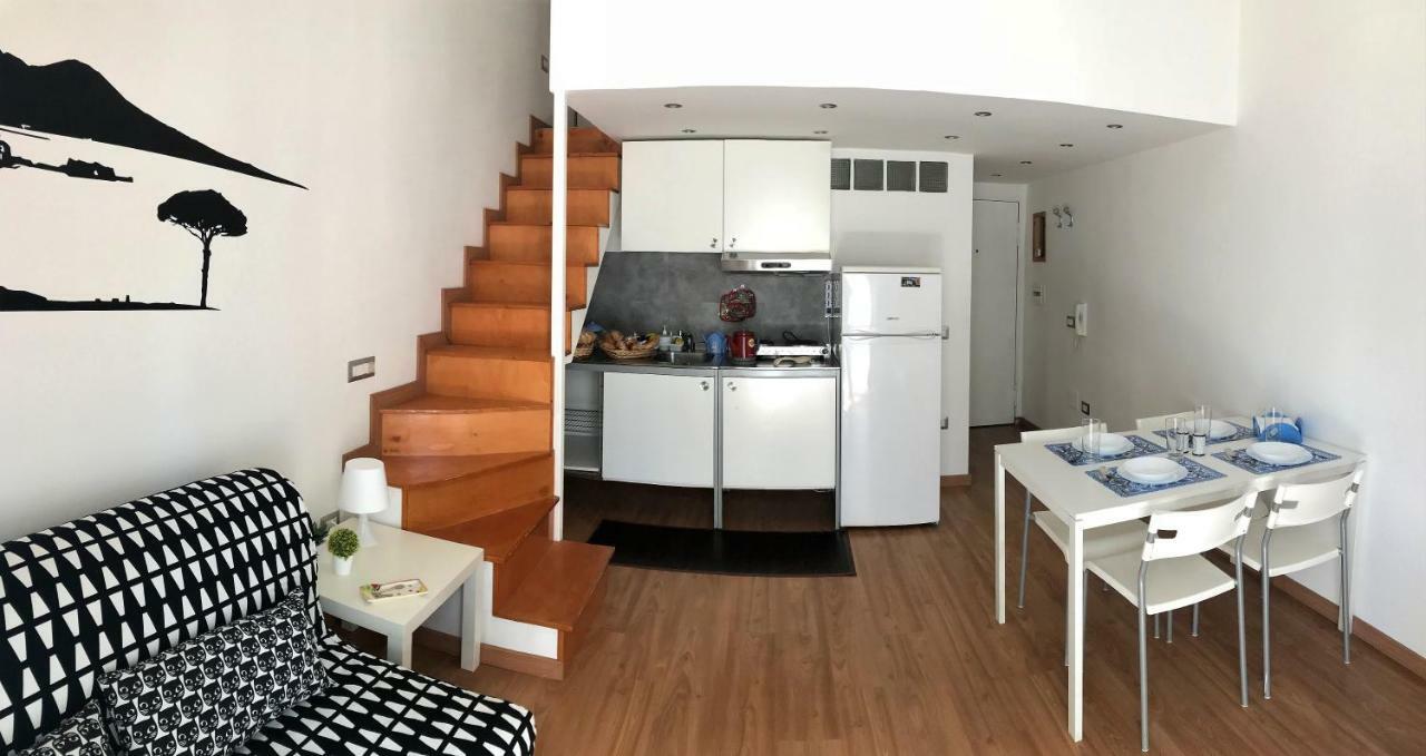 Ale & Tizy House Bed and Breakfast Napoli Eksteriør billede
